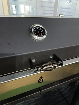 Мангал ДИОН 700 на колесах с черной крышкой, с решетками