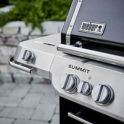 Газовый гриль WEBER Summit FS38 Е с вертелом и конфоркой (черный)
