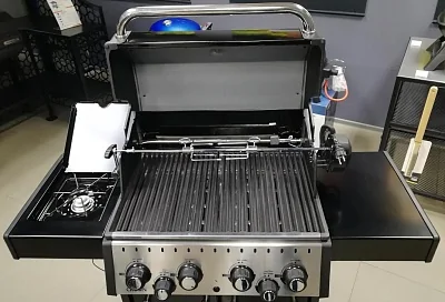 Газовый гриль BROIL KING Crown 490 с вертелом и конфоркой