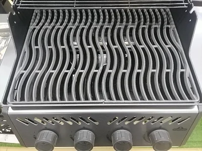 Газовый гриль NAPOLEON Freestyle 425 SB с конфоркой