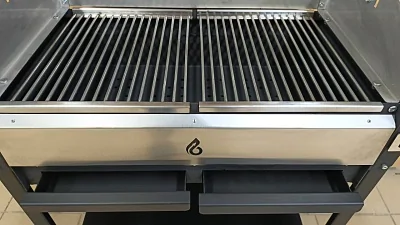 Мангал ДИОН 700 на колесах с черной крышкой, с решетками