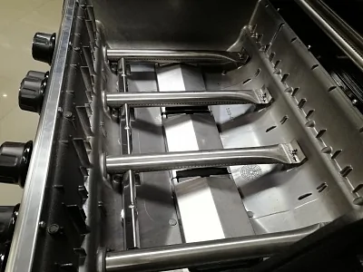 Газовый гриль BROIL KING Crown 490 с вертелом и конфоркой