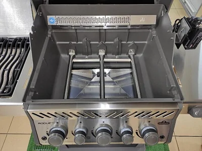 Газовый гриль NAPOLEON Rogue-425 SE с вертелом и ИК конфоркой