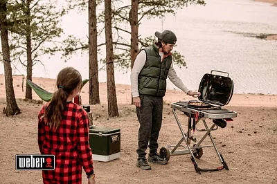 Газовый гриль WEBER Traveler, 1 горелка, 3,8кВт, складные ножки, черный