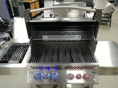  Газовый гриль NAPOLEON Prestige-500 с боковой ИК конфоркой