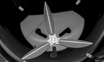 Угольный гриль WEBER  Master-Touch GBS Premium E-5770 57см., черный