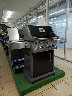 Газовый гриль NAPOLEON Rogue-425 PRO-S с вертелом и ИК конфоркой