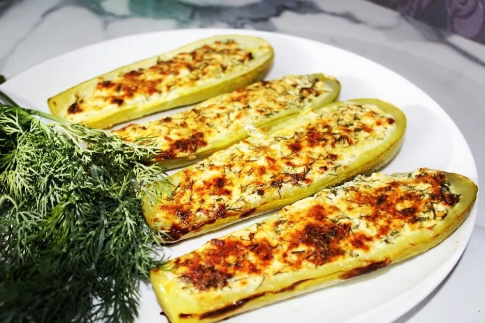 Кабачки запеченные на мангале с соусом "Песто"