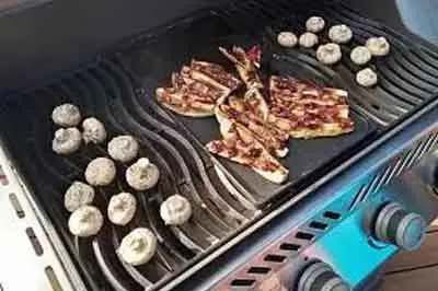 Сочные шампиньоны в маринаде на газовом гриле