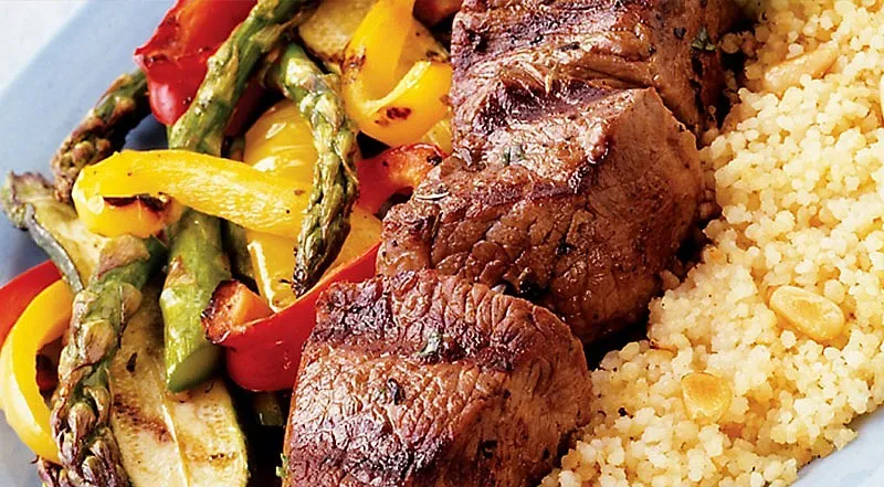 Шашлык из баранины с овощами и кускусом