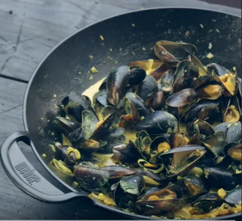 Мидии "Маринара" на гриле (видео)