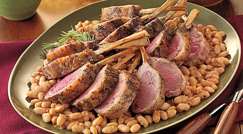 Каре ягненка с фасолью