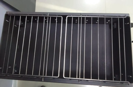 Мангал стационарный "Praktika BLACK" с откидными решетками и крышкой.