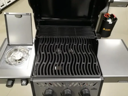 Газовый гриль NAPOLEON Freestyle 365 SB с конфоркой