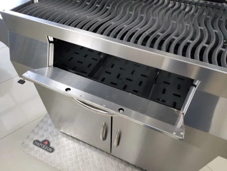 Угольный гриль NAPOLEON PRO-605