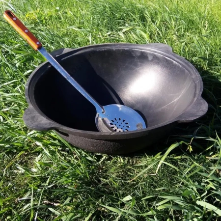 Шумовка для казана с дер. ручкой, средняя 