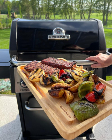 Газовый гриль BROIL KING Crown 490, 4 горелки, боковая конфорка, задняя горелка