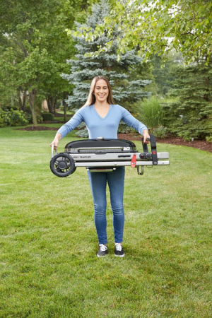 Газовый гриль WEBER Traveler, 1 горелка, 3,8кВт, складные ножки, черный