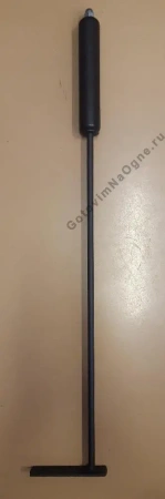 Кочерга с деревянной рукояткой