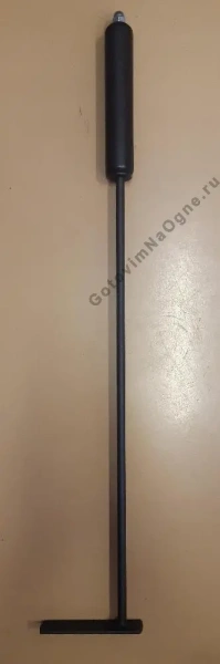 Кочерга с деревянной рукояткой