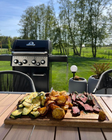 Газовый гриль BROIL KING Crown 490, 4 горелки, боковая конфорка, задняя горелка