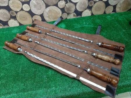 Чехол-скрутка "Готовим на огне" для 6 шампуров, из нат. кожи.