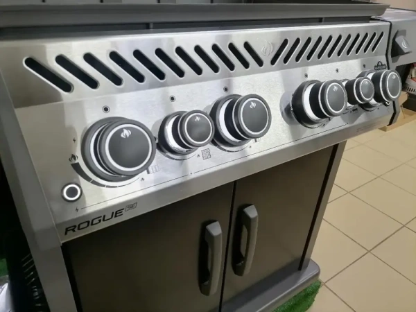 Газовый гриль NAPOLEON Rogue-525 SE с ИК конфоркой (черный)