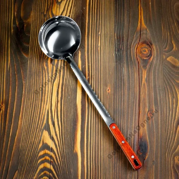 Половник с дерев. ручкой, средний