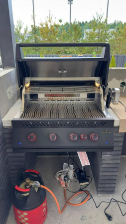 Встраиваемый газовый гриль NAPOLEON Big-32 Phantom с вертелом