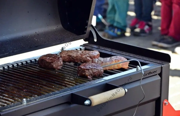 Комплект: Мангал "Редлайнер Комфорт Эйр" и  крышка-гриль с решеткой барбекю