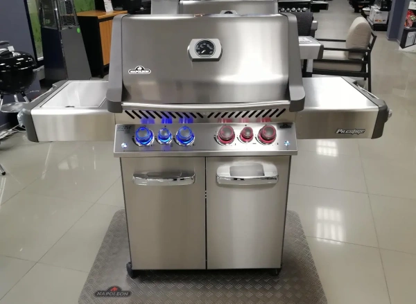  Газовый гриль NAPOLEON Prestige-500 с боковой ИК конфоркой