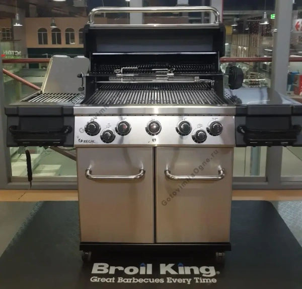 Газовый гриль BROIL KING Regal S 590 IR с вертелом и ИК конфоркой
