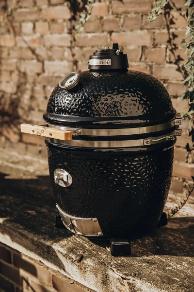 Керамический гриль MONOLITH Classic PRO 2.0 Black Solo