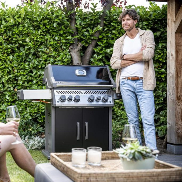 Газовый гриль NAPOLEON Rogue-525 SE с ИК конфоркой (черный)