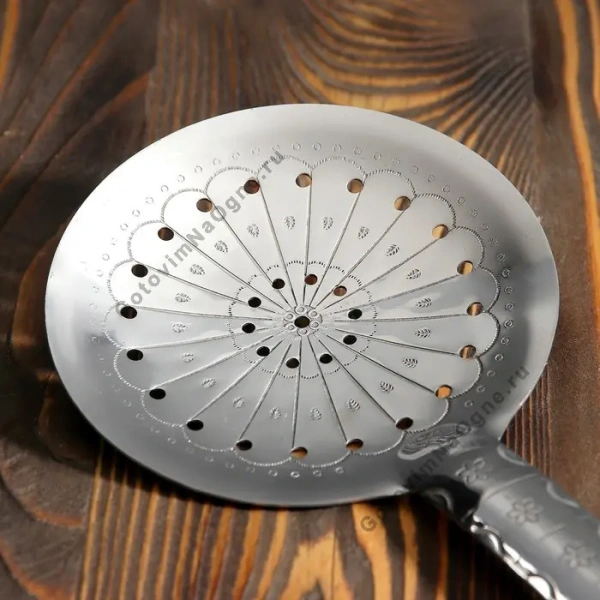 Шумовка для казана с дер. ручкой, большая