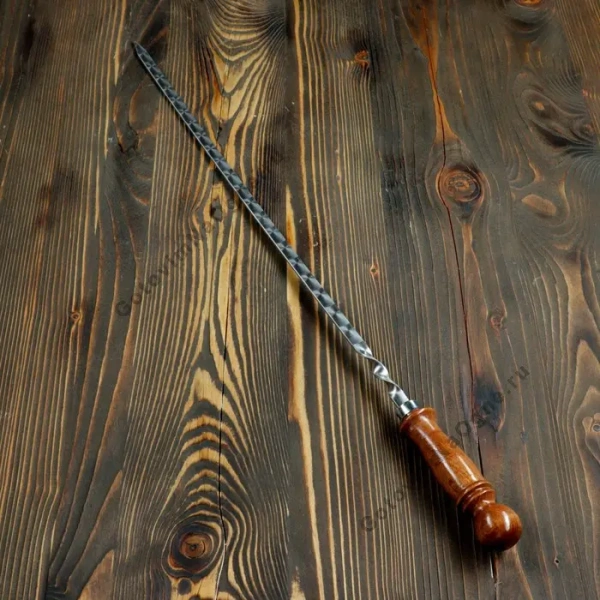 Шампур "Кавказ" с дер. ручкой раб. длина 45см., ширина 12мм.