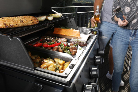 Газовый гриль BROIL KING Crown 490, 4 горелки, боковая конфорка, задняя горелка