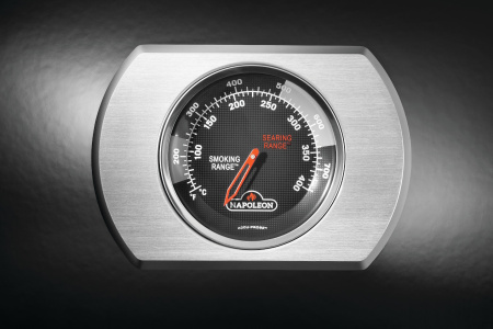 Газовый гриль NAPOLEON Rogue-425 RSB NEW с вертелом и конфоркой