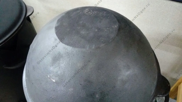 Казан чугунный 8 литров с алюминиевой крышкой и плоским дном (Узбекистан)