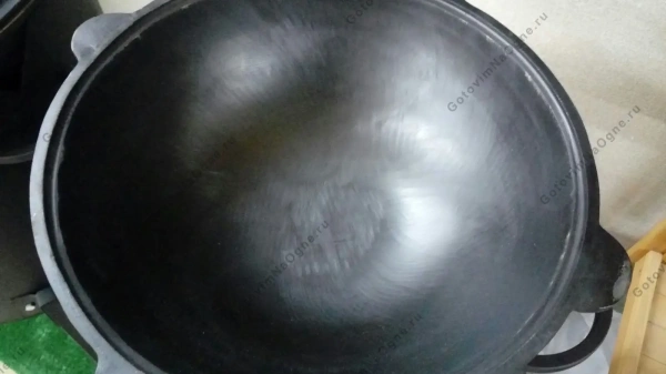 Казан чугунный 8 литров с алюминиевой крышкой и плоским дном (Узбекистан)