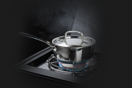 Газовый гриль NAPOLEON Rogue-425 RSB с вертелом и конфоркой